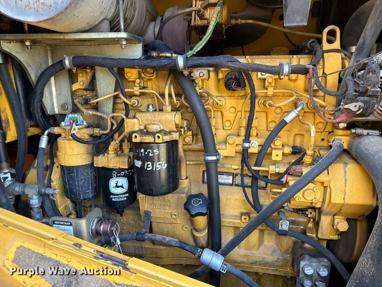 image for item EN0448 2010 John Deere 724K wheel loader