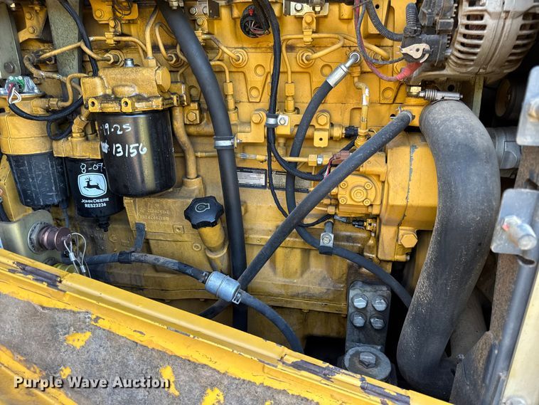 image for item EN0448 2010 John Deere 724K wheel loader