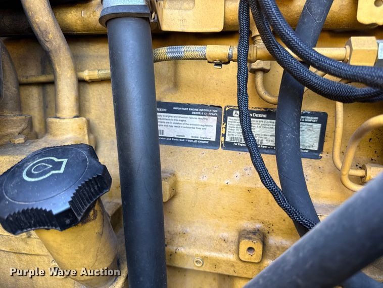 image for item EN0448 2010 John Deere 724K wheel loader