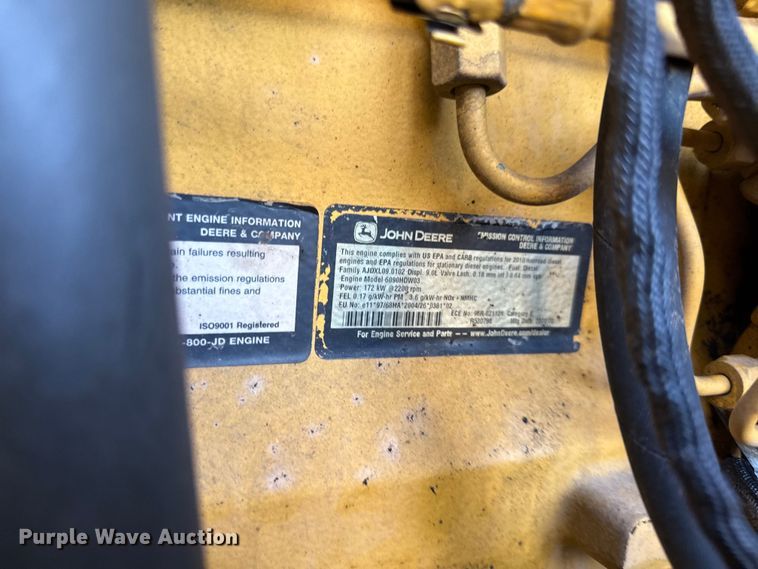 image for item EN0448 2010 John Deere 724K wheel loader