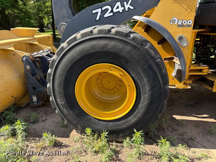 image for item EN0448 2010 John Deere 724K wheel loader