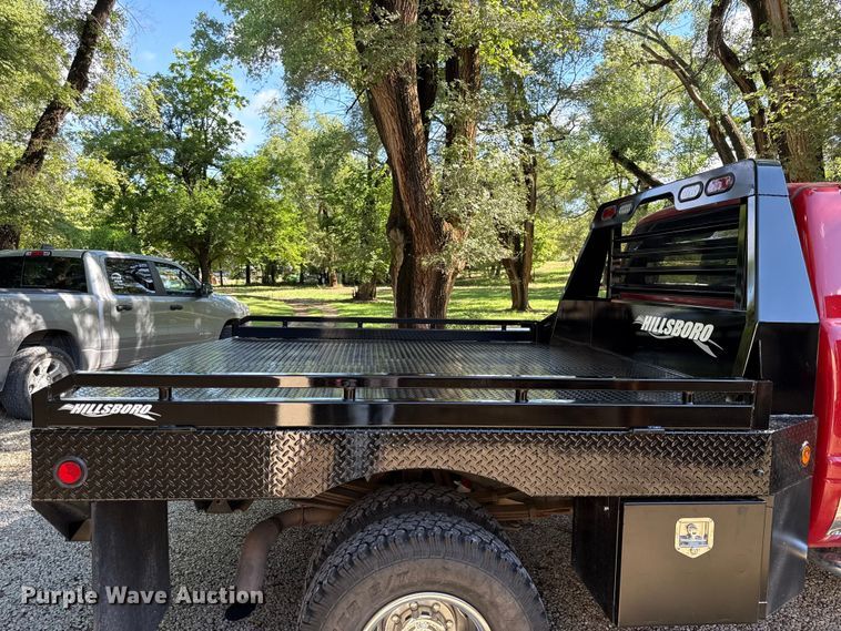 image for item EN0449 2001 Dodge Ram 3500 Ext. Cab flatbed pickup truck