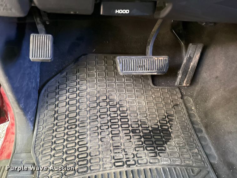 image for item EN0449 2001 Dodge Ram 3500 Ext. Cab flatbed pickup truck