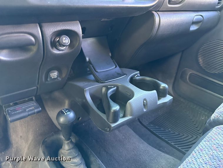 image for item EN0449 2001 Dodge Ram 3500 Ext. Cab flatbed pickup truck