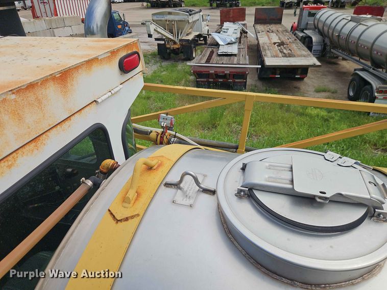 image for item EO7387 Terra-Gator 1803 sprayer