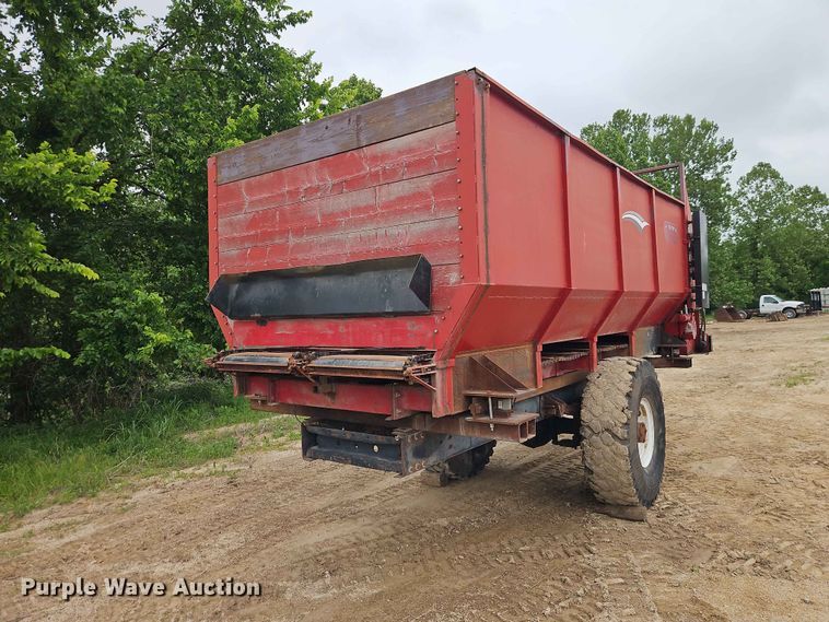 image for item EO7406 Roda feed wagon