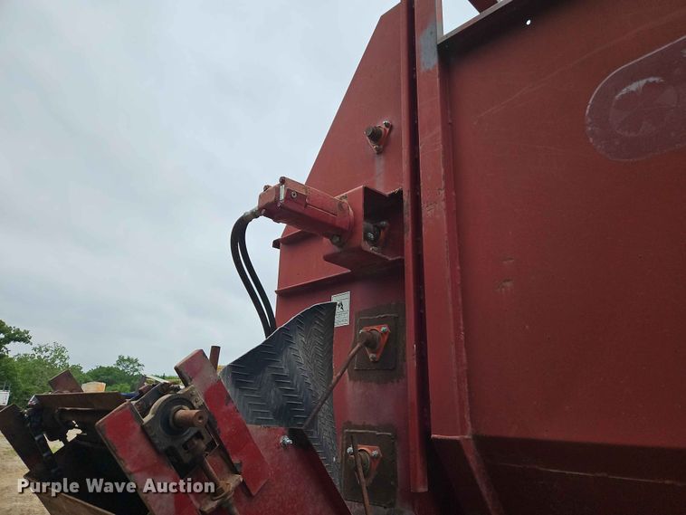 image for item EO7406 Roda feed wagon