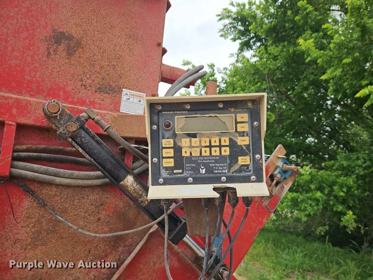 image for item EO7406 Roda feed wagon