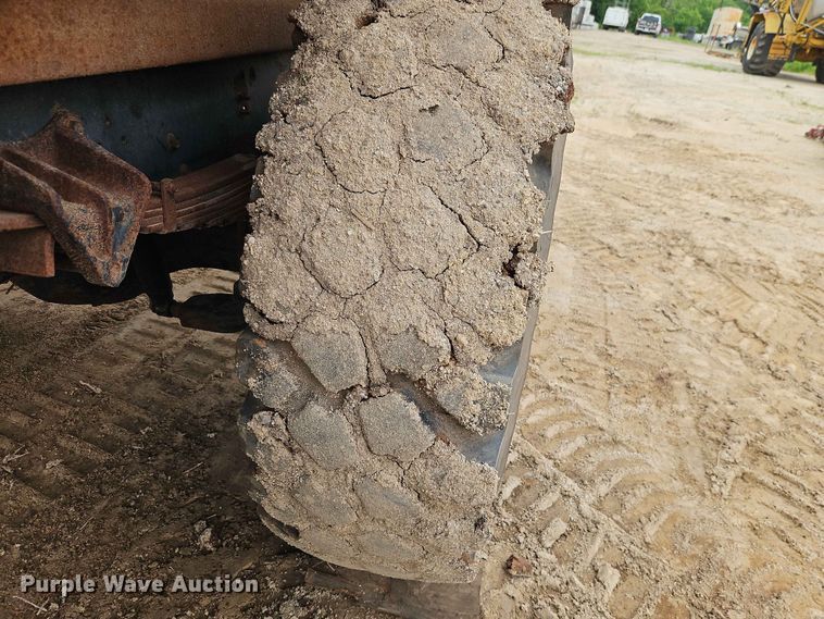 image for item EO7406 Roda feed wagon