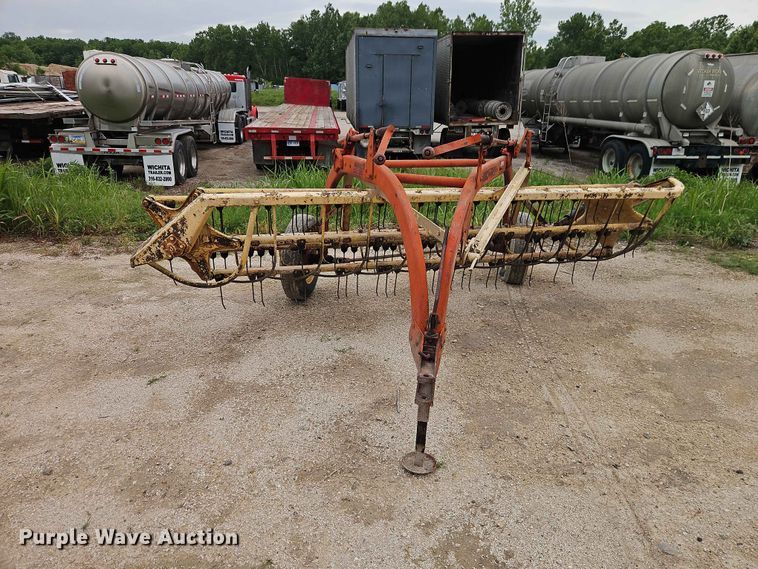 image for item EO7408 New Holland 259 hay rake