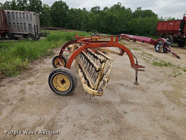 image for item EO7408 New Holland 259 hay rake