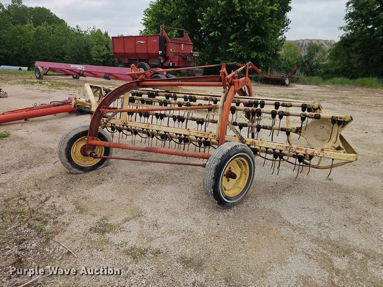 image for item EO7408 New Holland 259 hay rake