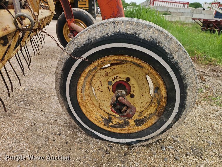 image for item EO7408 New Holland 259 hay rake