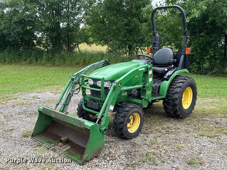 image for item ET6269 John Deere 2520 MFWD tractor