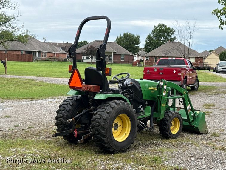 image for item ET6269 John Deere 2520 MFWD tractor