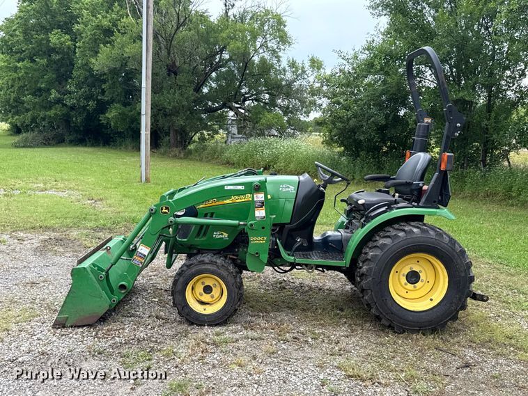 image for item ET6269 John Deere 2520 MFWD tractor