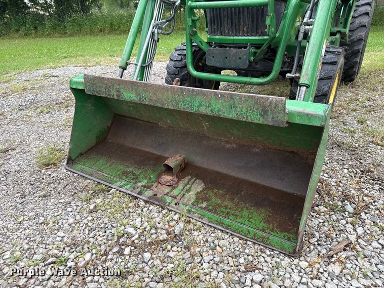image for item ET6269 John Deere 2520 MFWD tractor