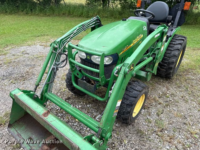 image for item ET6269 John Deere 2520 MFWD tractor