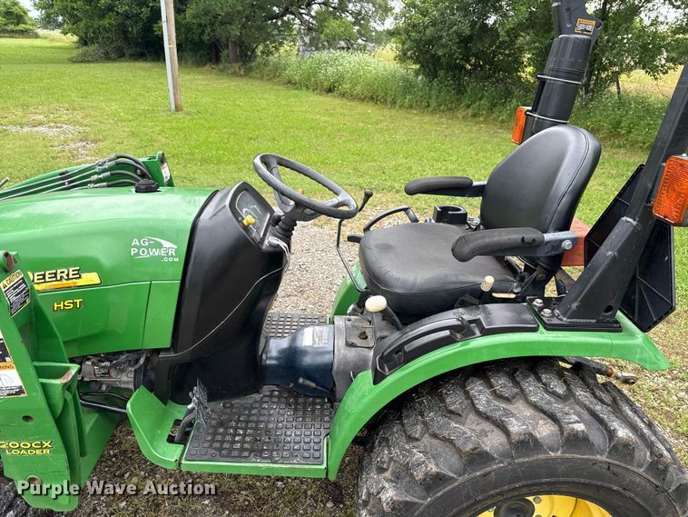 image for item ET6269 John Deere 2520 MFWD tractor