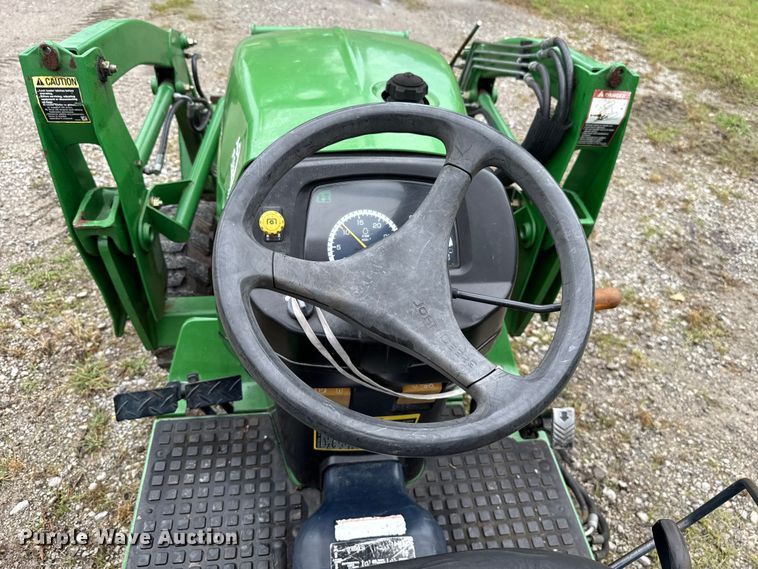 image for item ET6269 John Deere 2520 MFWD tractor