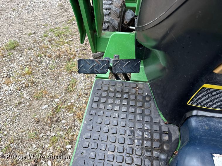 image for item ET6269 John Deere 2520 MFWD tractor