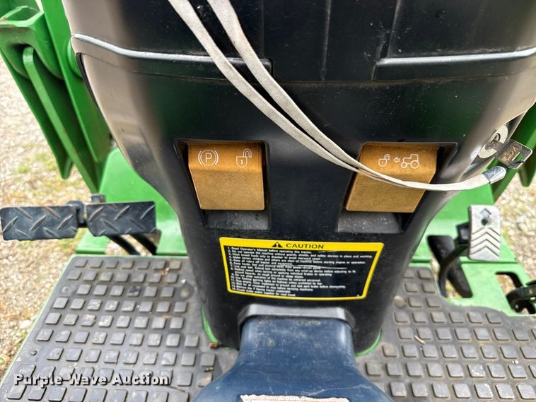 image for item ET6269 John Deere 2520 MFWD tractor