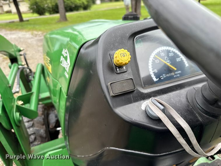 image for item ET6269 John Deere 2520 MFWD tractor