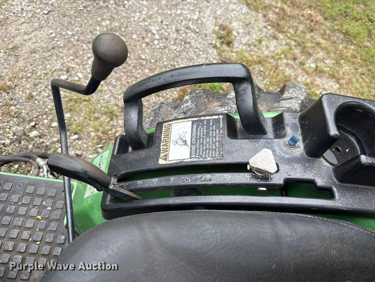 image for item ET6269 John Deere 2520 MFWD tractor