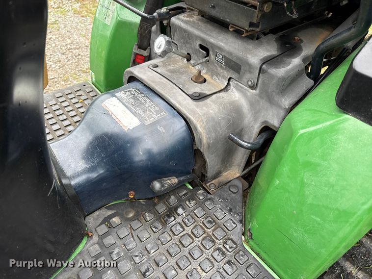 image for item ET6269 John Deere 2520 MFWD tractor