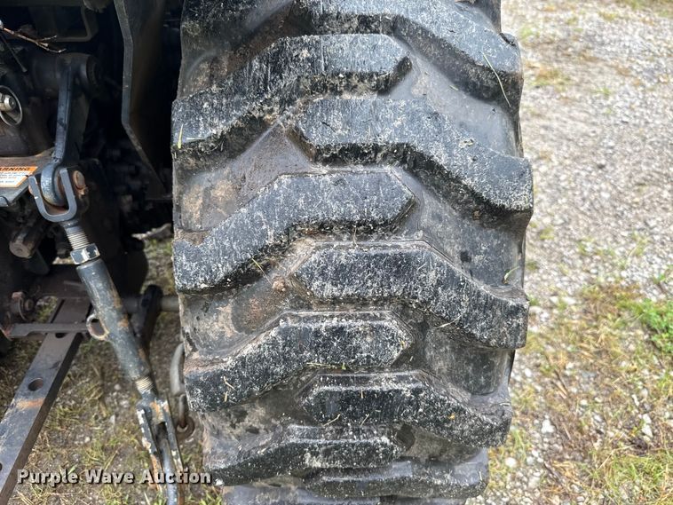 image for item ET6269 John Deere 2520 MFWD tractor