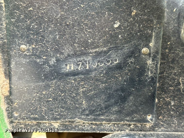 image for item ET6269 John Deere 2520 MFWD tractor