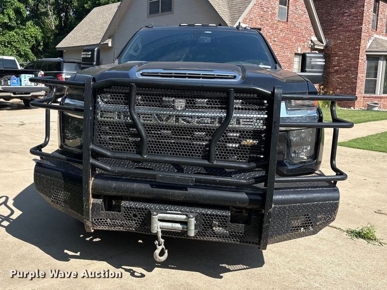 image for item EU5603 2021 Chevrolet Silverado 3500HD Crew Cab bale bed pickup truck