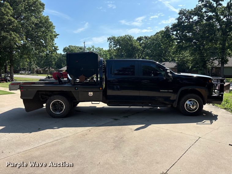 image for item EU5603 2021 Chevrolet Silverado 3500HD Crew Cab bale bed pickup truck