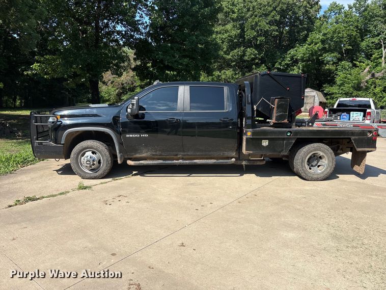 image for item EU5603 2021 Chevrolet Silverado 3500HD Crew Cab bale bed pickup truck