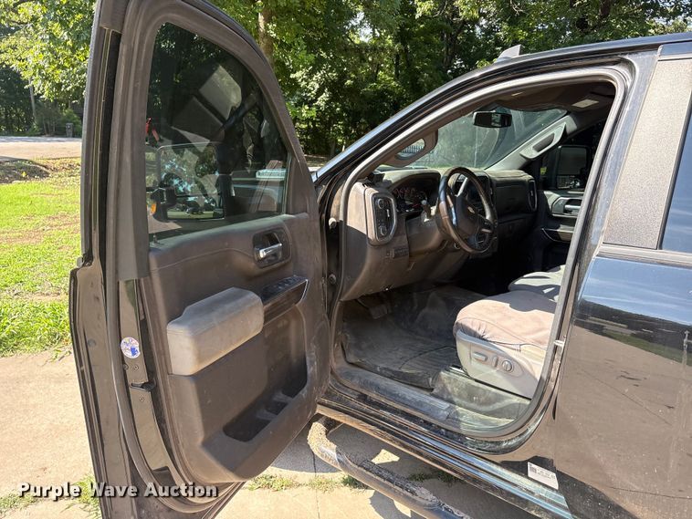image for item EU5603 2021 Chevrolet Silverado 3500HD Crew Cab bale bed pickup truck