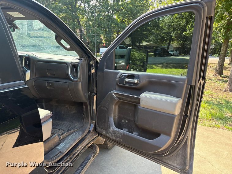 image for item EU5603 2021 Chevrolet Silverado 3500HD Crew Cab bale bed pickup truck