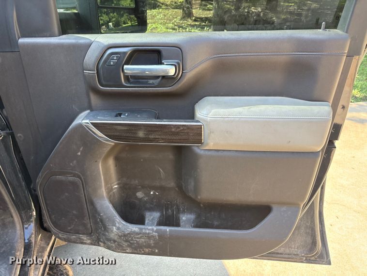image for item EU5603 2021 Chevrolet Silverado 3500HD Crew Cab bale bed pickup truck