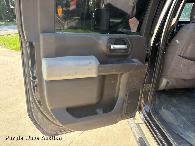 image for item EU5603 2021 Chevrolet Silverado 3500HD Crew Cab bale bed pickup truck