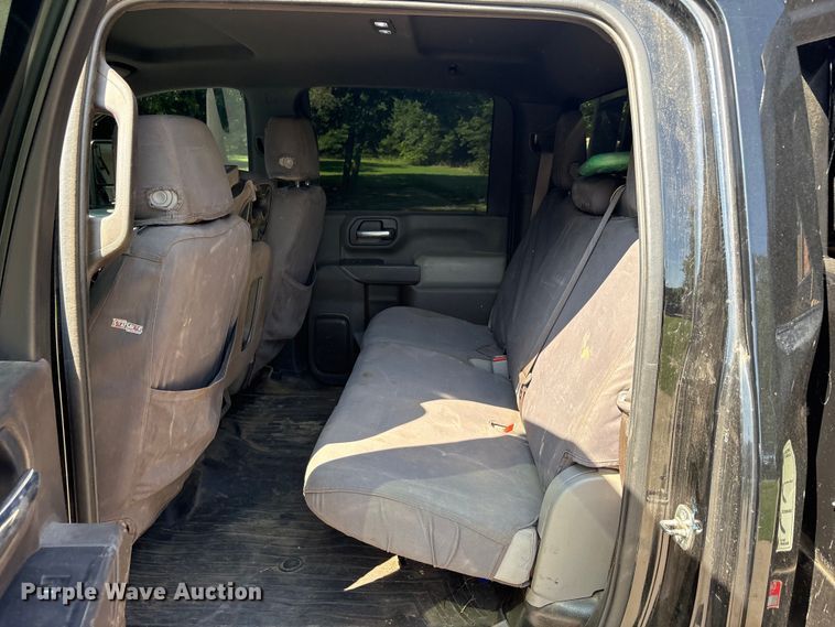 image for item EU5603 2021 Chevrolet Silverado 3500HD Crew Cab bale bed pickup truck