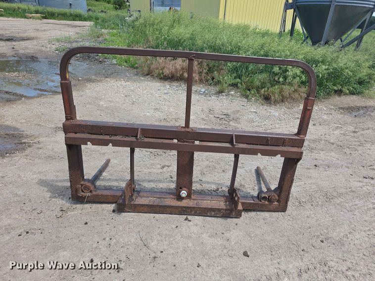 image for item EV2239 (2) bale spears 