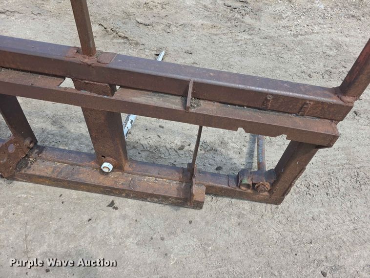 image for item EV2239 (2) bale spears 