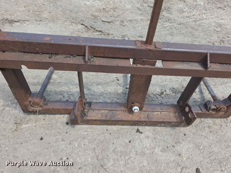 image for item EV2239 (2) bale spears 