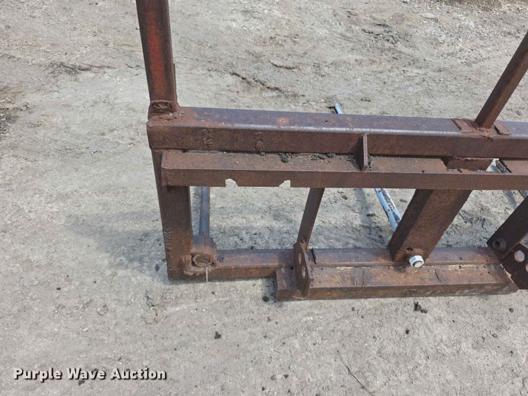 image for item EV2239 (2) bale spears 