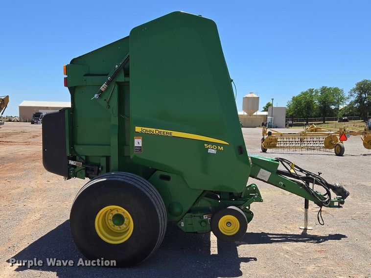 image for item EW0134 2019 John Deere 560M round baler