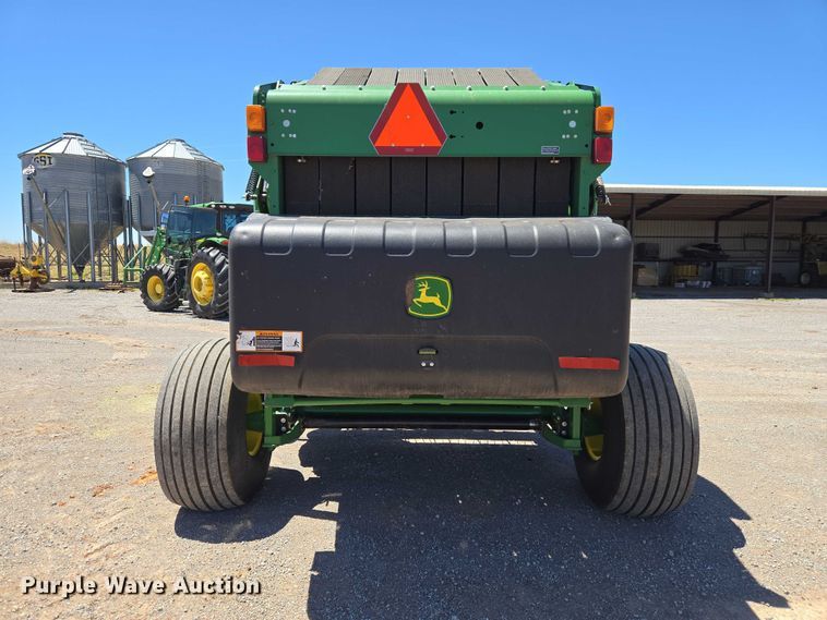 image for item EW0134 2019 John Deere 560M round baler