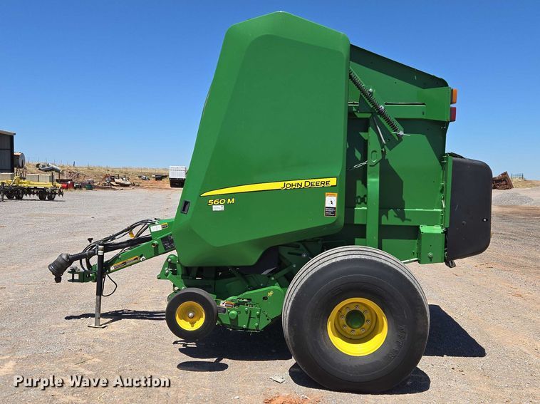 image for item EW0134 2019 John Deere 560M round baler
