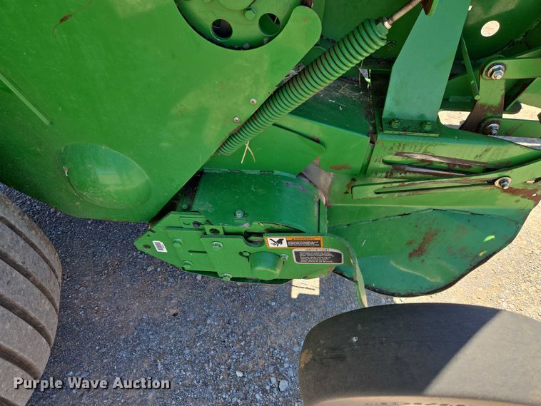 image for item EW0134 2019 John Deere 560M round baler