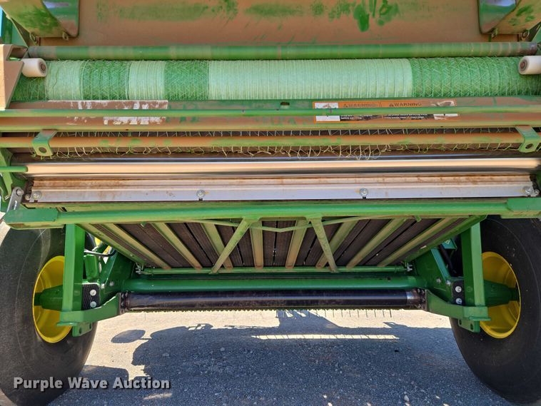 image for item EW0134 2019 John Deere 560M round baler