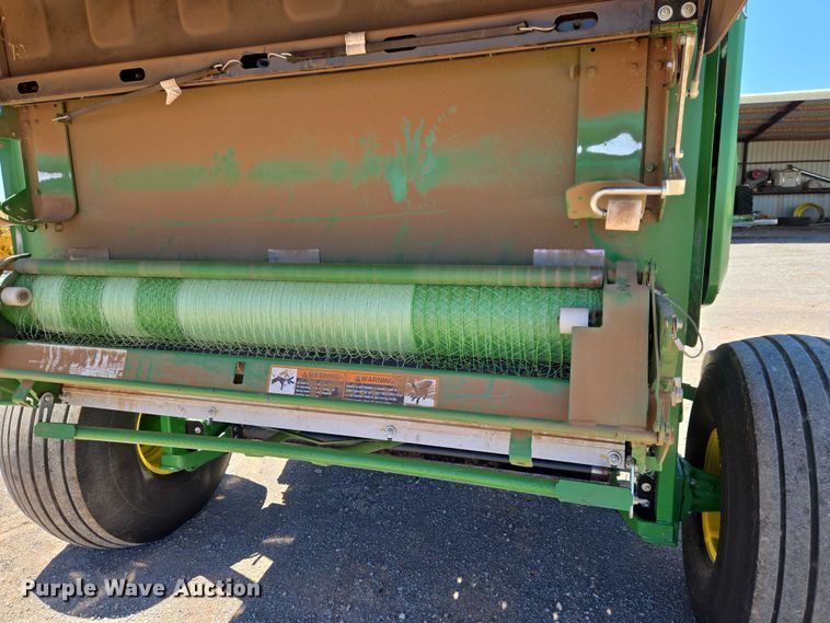 image for item EW0134 2019 John Deere 560M round baler