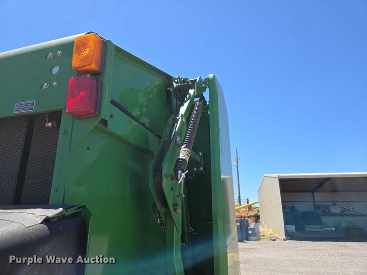 image for item EW0134 2019 John Deere 560M round baler